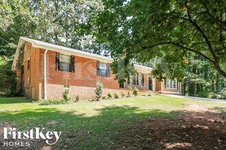 3960 Watkins Way in Douglasville, GA - Foto de edificio - Building Photo