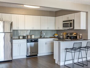 2551 N Clark St in Chicago, IL - Building Photo - Building Photo