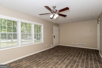 677 Selden Ct in Jonesboro, GA - Building Photo - Building Photo