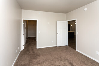 Beacon Estates in Fargo, ND - Building Photo - Interior Photo