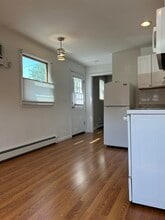 417 Briarwood Rd, Unit 1 in Massapequa, NY - Building Photo - Building Photo