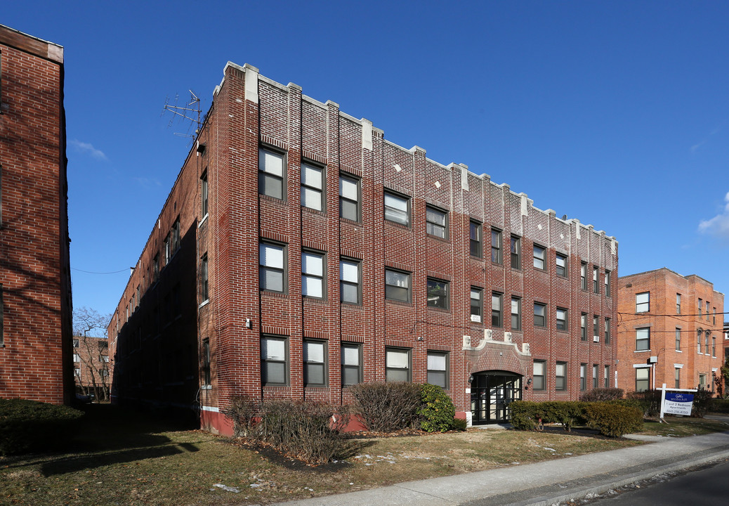 Garden Hill Apartments in Hartford, CT - Building Photo