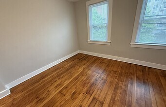 2825 Glendora Ave in Cincinnati, OH - Building Photo - Building Photo