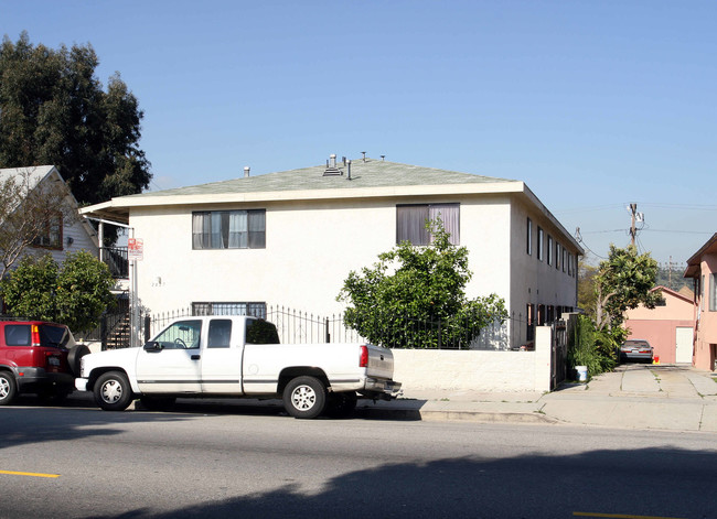 2827 Griffin Ave in Los Angeles, CA - Foto de edificio - Building Photo