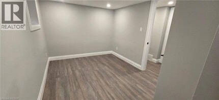 240 Chapel St in Kitchener, ON - Building Photo - Building Photo