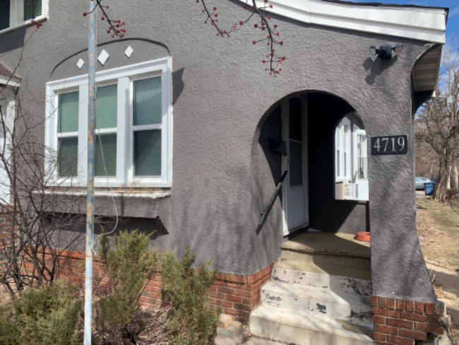 4719 Chicago Ave