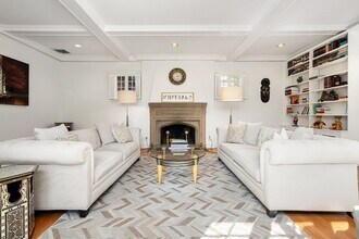 487 Ward St in Newton, MA - Building Photo - Building Photo