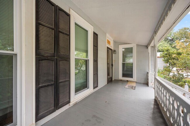 1008 Prairie St in Columbus, TX - Building Photo - Building Photo