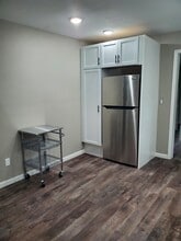 303 W Cherry St, Unit Downstairs in Mt. Pleasant, MI - Building Photo - Building Photo