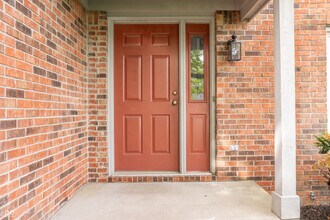 6130 Bethesda Way in Indianapolis, IN - Building Photo - Building Photo