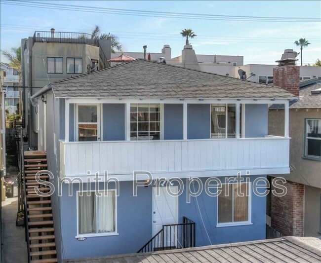 property at 512 1/2 Manhattan Ave