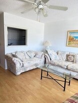 158 Northampton H, Unit 158 in West Palm Beach, FL - Building Photo