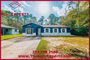 2551 Farnell Dr in Mobile, AL - Building Photo