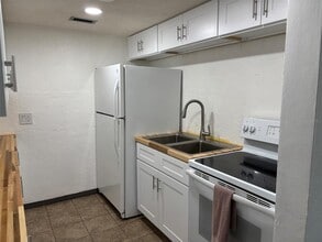 2020 World Pkwy Blvd in Clearwater, FL - Building Photo - Building Photo