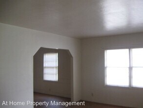 2926 San Emidio St in Bakersfield, CA - Building Photo - Building Photo