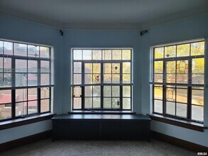 416 W Columbia Ave-Unit -4 in Davenport, IA - Building Photo - Building Photo