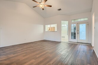 2103 Cervin Blvd in Austin, TX - Building Photo - Building Photo