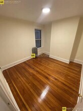 885 Massachusetts Ave in Cambridge, MA - Foto de edificio - Building Photo