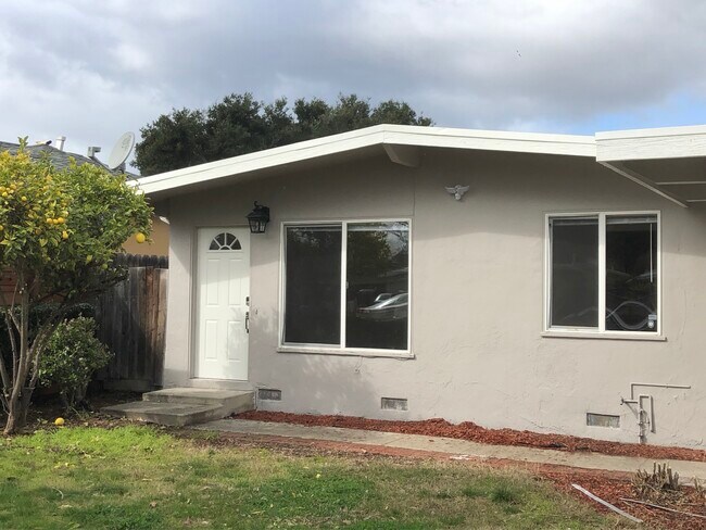 1155 Bieber Ave, Unit Room #3