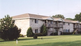 STURGEON BAY APARTMENTS