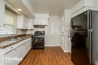 326 Clyde Ave in Calumet City, IL - Building Photo - Building Photo