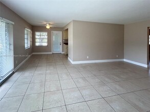 1812 NE 20th Ave-Unit -1 in Fort Lauderdale, FL - Building Photo - Building Photo