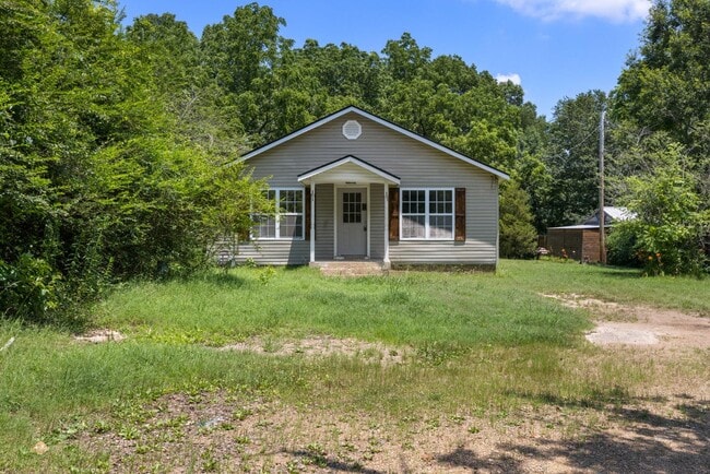property at 1610 Old Waynesboro Hwy