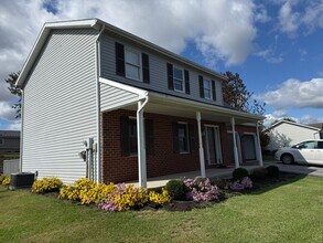 1560 Buttercup Dr in Chambersburg, PA - Building Photo - Building Photo