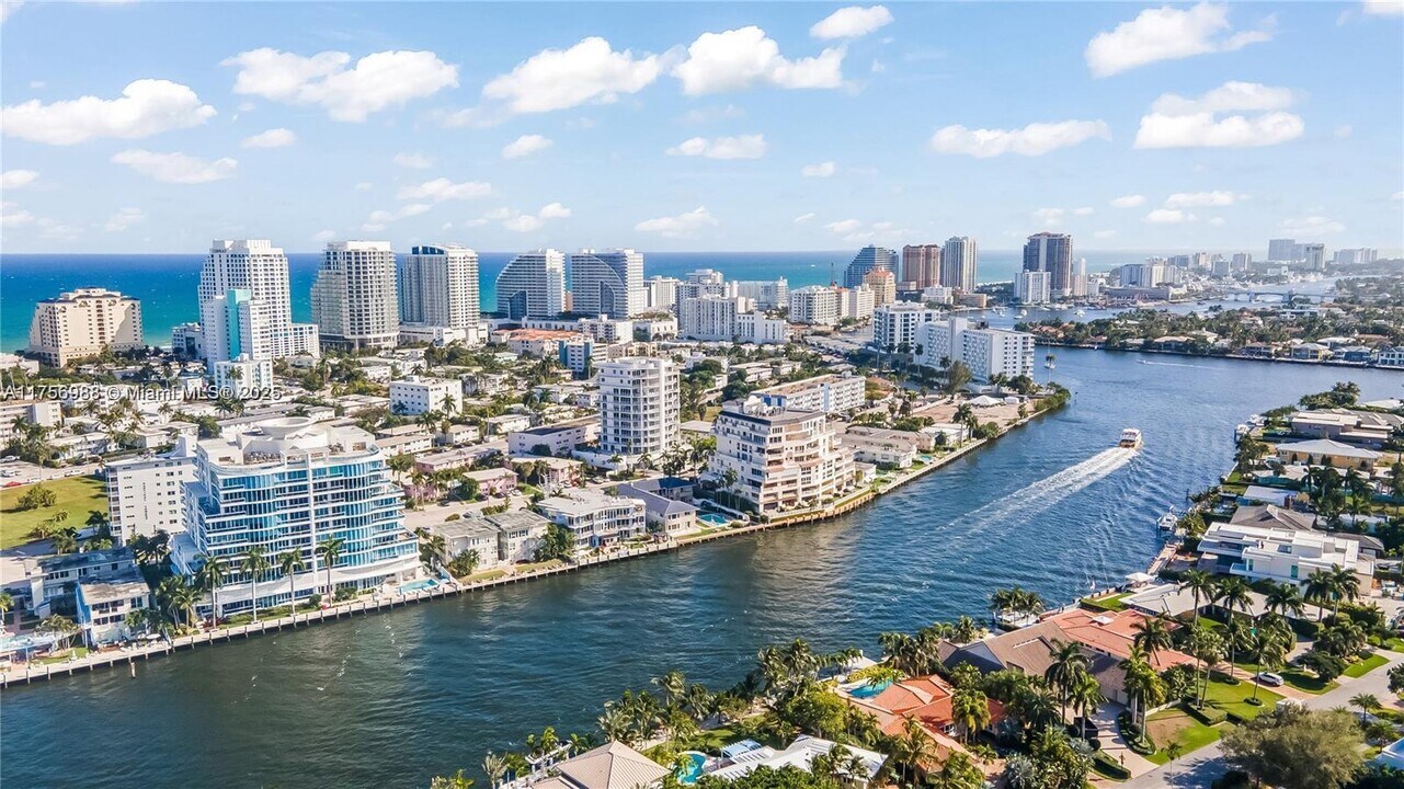 888 Intracoastal Dr in Fort Lauderdale, FL - Building Photo