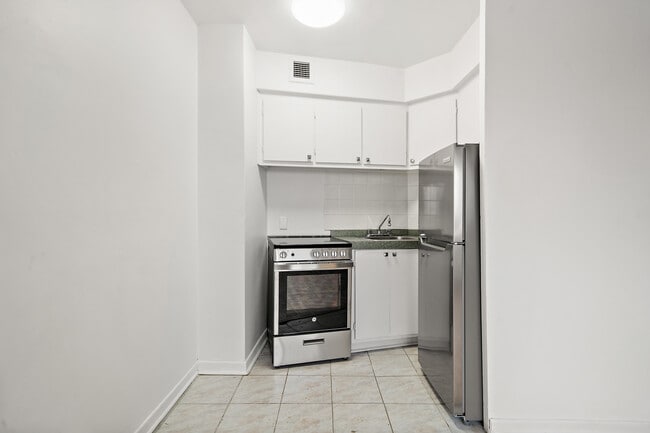 500 Des Pins Av O in Montréal, QC - Building Photo - Building Photo