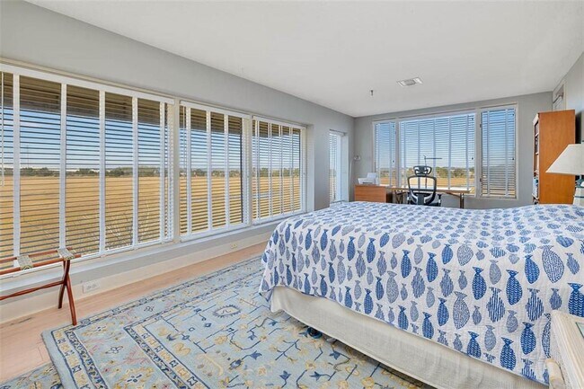 1 Marina Dr in St. Simons Island, GA - Building Photo - Building Photo