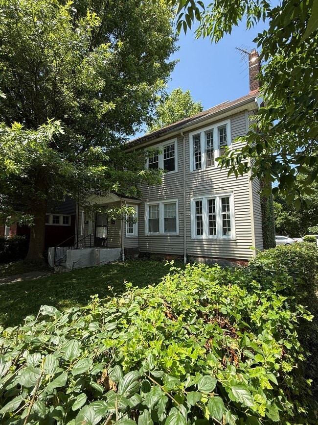 property at 3327 Yorkshire Rd