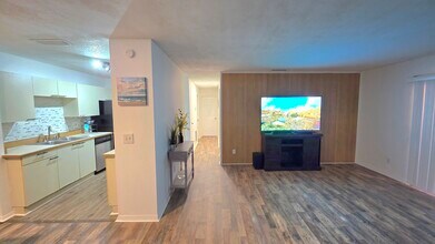 101 Bent Tree Dr in Daytona Beach, FL - Foto de edificio - Building Photo