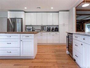 23 Cornwall Rd in Warren, CT - Foto de edificio - Building Photo