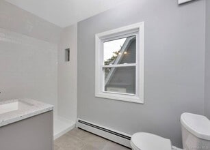 98 N Grove St in Valley Stream, NY - Building Photo - Building Photo