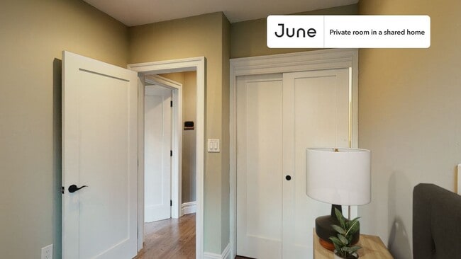 Private bedroom in 3 bed/2 bath Home in New York, NY - Building Photo - Building Photo