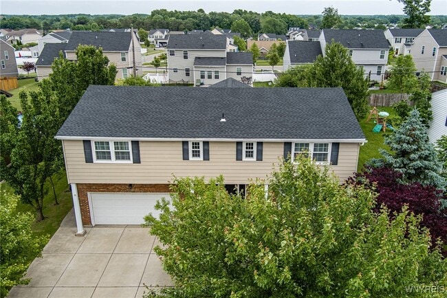 79 Hemlock Dr in West Seneca, NY - Building Photo - Building Photo