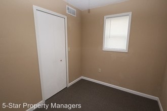1403 E Lincoln Ave-Unit -Apt. 2 in Goshen, IN - Building Photo - Building Photo