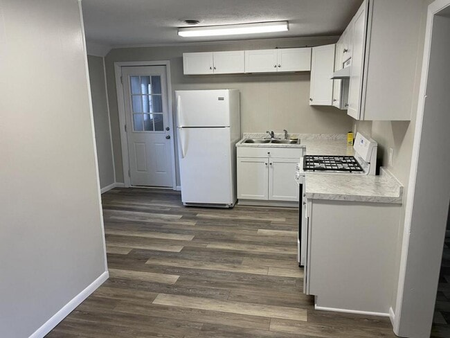 property at 915 Nagold St NW