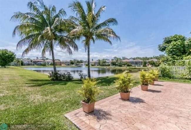 6911 Sea Daisy Dr in Atlantis, FL - Building Photo - Building Photo
