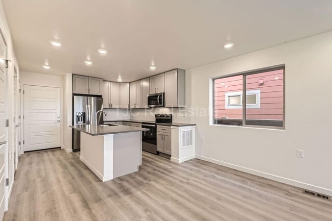 10371 E 62nd Pl in Denver, CO - Building Photo - Building Photo