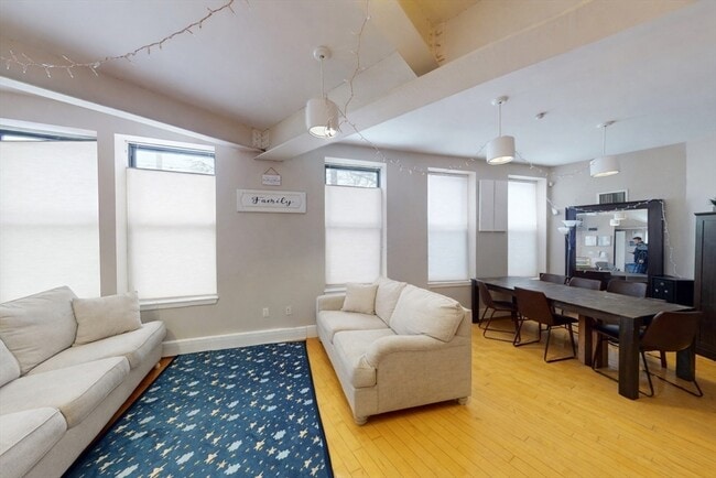 72 Kent St in Brookline, MA - Building Photo - Building Photo