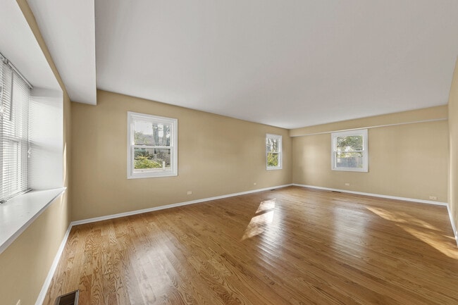 1121 Belmar Ln in Buffalo Grove, IL - Building Photo - Building Photo