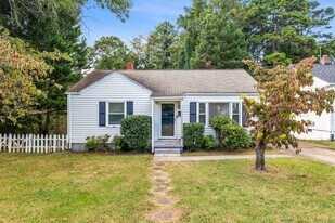 1615 Roseland St in Greensboro, NC - Building Photo