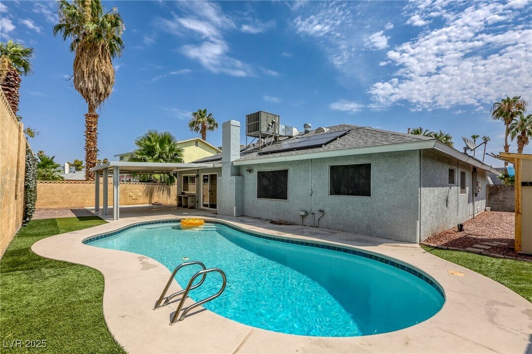 3055 S Topaz Rd in Las Vegas, NV - Building Photo