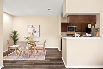 Stoneybrook Apartments & Townhomes in San Antonio, TX - Building Photo - Building Photo