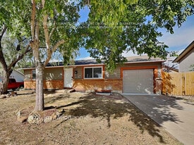 387 Helena Cir in Lone Tree, CO - Building Photo