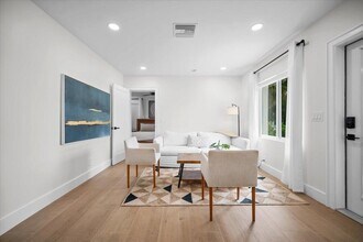 2728 Lake Ave in West Palm Beach, FL - Building Photo - Building Photo