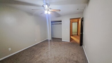 312 Wesleyan Terrace in Cameron, MO - Foto de edificio - Building Photo