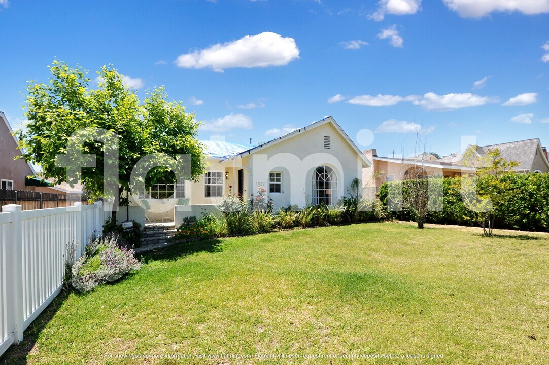 1932 E Washington Blvd in Pasadena, CA - Building Photo